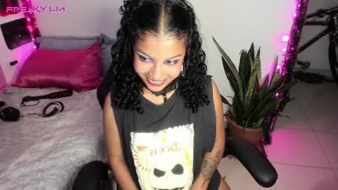 Lia Gomez online show from 12/13/24, 01:37