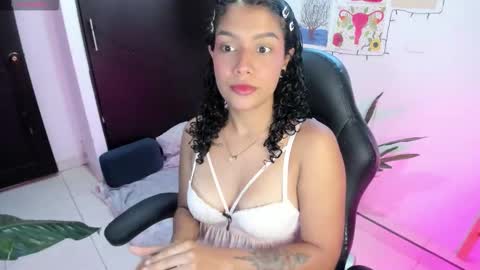 Lia Gomez online show from 09/10/25, 10:54