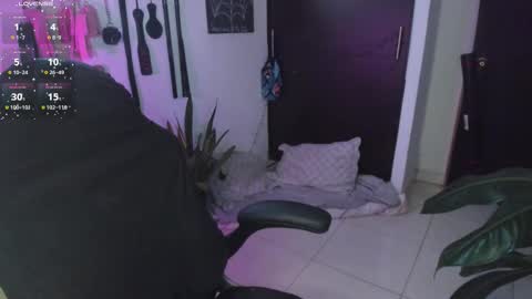 Lia Gomez online show from 10/30/25, 10:32