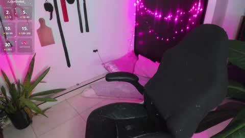 Lia Gomez online show from 04/02/26, 12:30