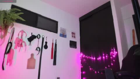 Lia Gomez online show from 05/27/26, 01:57