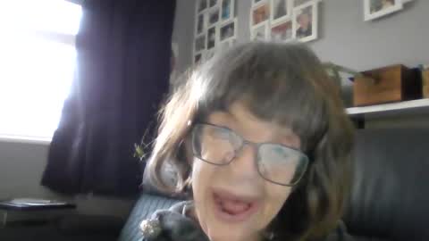 Snapshot of freakyface42 chatting on 03/29/26, 03:56 freakyface42 online show from 03/29/26, 03:56