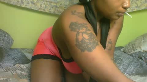 Snapshot of freakysly chatting on 11/16/25, 12:44 sly online show from 11/16/25, 12:44