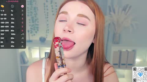 Snapshot of freckle_diyana chatting on 01/19/25, 03:10 Diyana online show from 01/19/25, 03:10