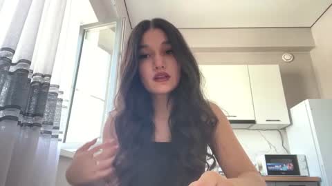 Snapshot of fredamedora chatting on 06/29/26, 05:03 Mia online show from 06/29/26, 05:03