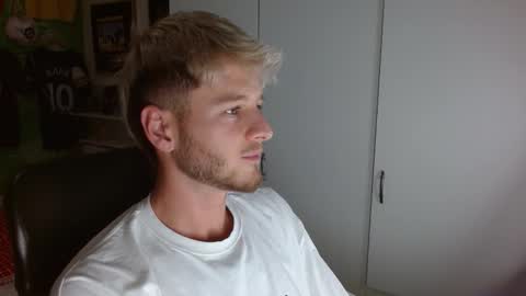 Snapshot of freddy_star chatting on 09/14/25, 07:46 Frederick Perin online show from 09/14/25, 07:46