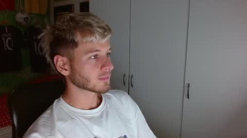 Snapshot of freddy_star chatting on 09/16/25, 12:50 Frederick Perin online show from 09/16/25, 12:50