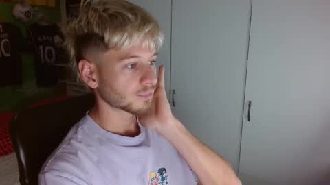 Snapshot of freddy_star chatting on 09/27/25, 10:09 Frederick Perin online show from 09/27/25, 10:09