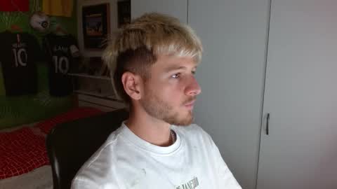 Snapshot of freddy_star chatting on 10/07/25, 12:02 Frederick Perin online show from 10/07/25, 12:02