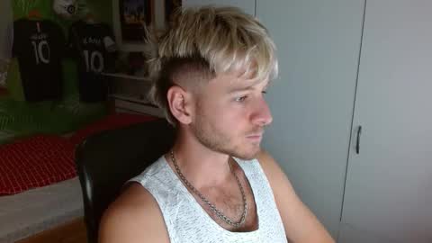 Snapshot of freddy_star chatting on 10/19/25, 09:54 Frederick Perin online show from 10/19/25, 09:54