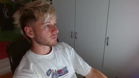 Snapshot of freddy_star chatting on 10/20/25, 07:36 Frederick Perin online show from 10/20/25, 07:36