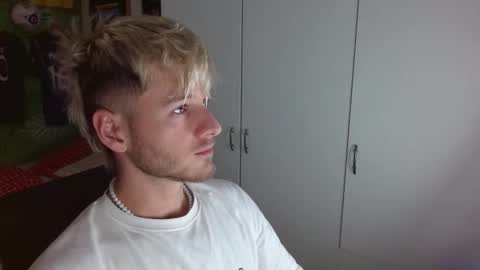 Snapshot of freddy_star chatting on 10/21/25, 12:28 Frederick Perin online show from 10/21/25, 12:28