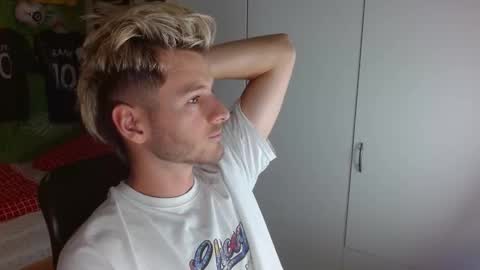 Snapshot of freddy_star chatting on 10/24/25, 11:50 Frederick Perin online show from 10/24/25, 11:50