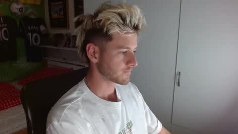 Snapshot of freddy_star chatting on 10/26/25, 01:50 Frederick Perin online show from 10/26/25, 01:50