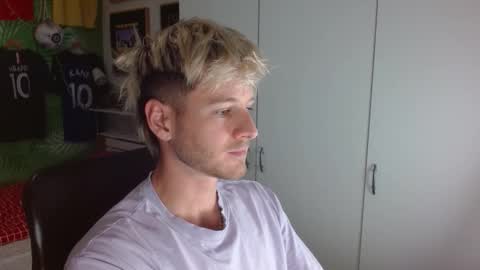 Snapshot of freddy_star chatting on 10/28/25, 12:41 Frederick Perin online show from 10/28/25, 12:41