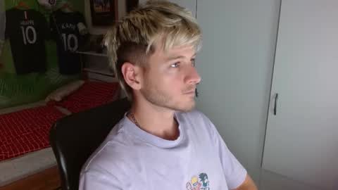 Snapshot of freddy_star chatting on 10/29/25, 09:38 Frederick Perin online show from 10/29/25, 09:38