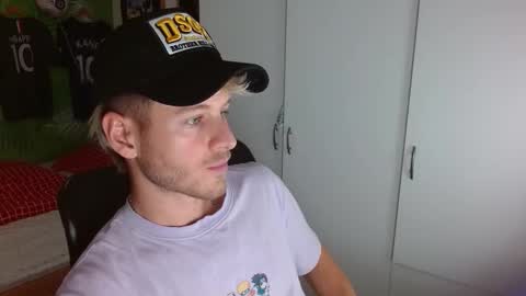 Snapshot of freddy_star chatting on 10/30/25, 07:58 Frederick Perin online show from 10/30/25, 07:58