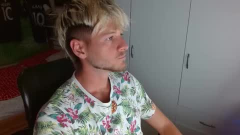 Snapshot of freddy_star chatting on 11/14/25, 02:16 Frederick Perin online show from 11/14/25, 02:16