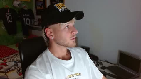 Snapshot of freddy_star chatting on 12/03/25, 09:24 Frederick Perin online show from 12/03/25, 09:24