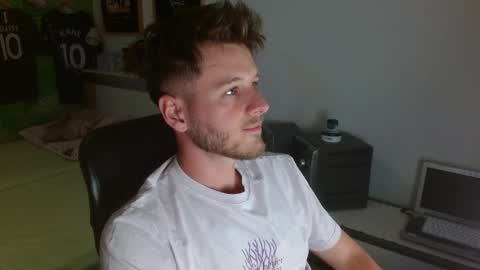 Snapshot of freddy_star chatting on 05/11/26, 08:50 Frederick Perin online show from 05/11/26, 08:50