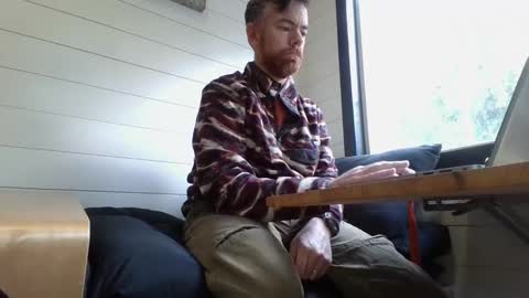 Freddy online show from 10/08/25, 04:15