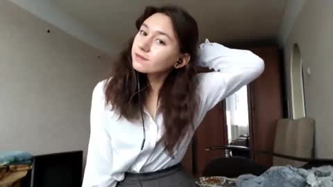 Mia online show from 10/17/25, 09:12