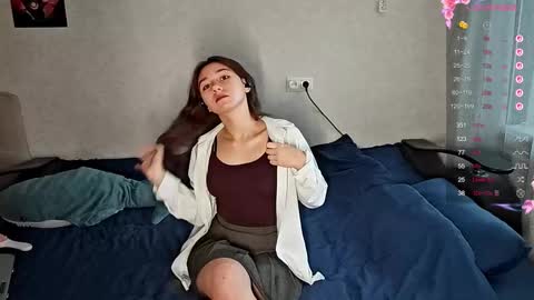 Mia online show from 12/03/25, 11:08