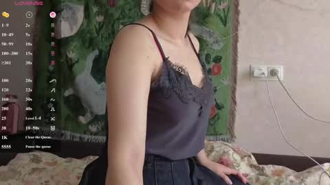 Mia online show from 05/22/26, 05:03