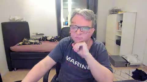 Fredrik online show from 02/02/25, 06:53