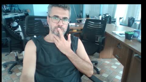 Snapshot of freebirdbruchus chatting on 09/17/25, 11:12 Freebirdbruchus online show from 09/17/25, 11:12