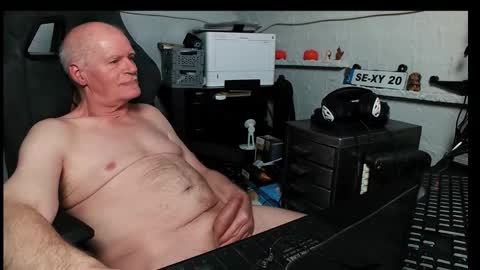 freecamdick online show from 11/24/25, 01:22