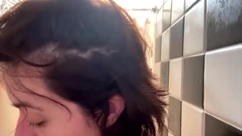 Snapshot of freethebirdclouds chatting on 09/10/25, 06:35 freethebirdclouds online show from 09/10/25, 06:35