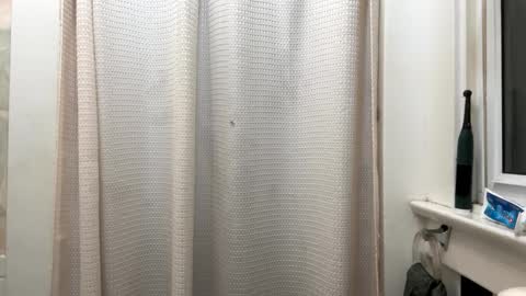 Snapshot of freethebirdclouds chatting on 09/11/25, 08:14 freethebirdclouds online show from 09/11/25, 08:14