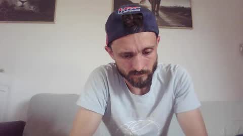 french_truck online show from 04/19/26, 03:55