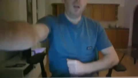 Snapshot of frenchbdmaninlondon chatting on 12/26/24, 08:32 Horny Paul online show from 12/26/24, 08:32