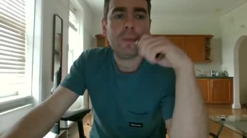 Snapshot of frenchbdmaninlondon chatting on 01/08/25, 12:47 Horny Paul online show from 01/08/25, 12:47