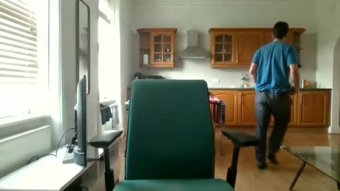 Snapshot of frenchbdmaninlondon chatting on 01/13/25, 12:02 Horny Paul online show from 01/13/25, 12:02