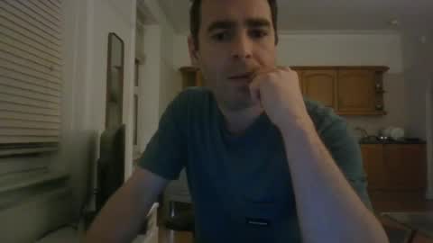 Snapshot of frenchbdmaninlondon chatting on 02/08/25, 07:16 Horny Paul online show from 02/08/25, 07:16