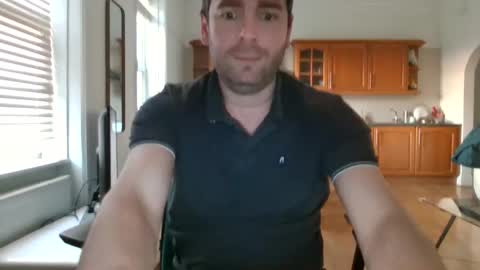 Snapshot of frenchbdmaninlondon chatting on 03/05/25, 05:29 Horny Paul online show from 03/05/25, 05:29