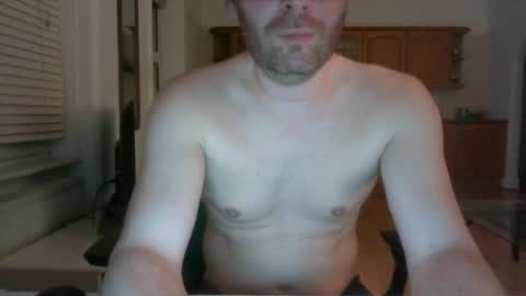 Snapshot of frenchbdmaninlondon chatting on 03/10/25, 08:45 Horny Paul online show from 03/10/25, 08:45
