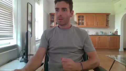 Snapshot of frenchbdmaninlondon chatting on 09/09/25, 10:04 Horny Paul online show from 09/09/25, 10:04