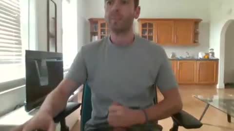 Snapshot of frenchbdmaninlondon chatting on 09/10/25, 01:11 Horny Paul online show from 09/10/25, 01:11