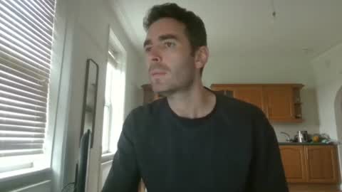 Snapshot of frenchbdmaninlondon chatting on 09/17/25, 10:39 Horny Paul online show from 09/17/25, 10:39