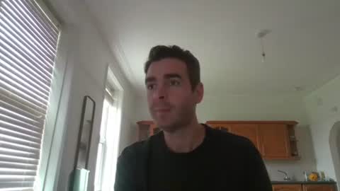 Snapshot of frenchbdmaninlondon chatting on 09/18/25, 10:06 Horny Paul online show from 09/18/25, 10:06