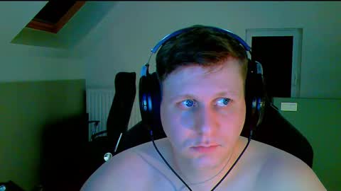 Snapshot of frenchfrieswithmayo chatting on 10/03/25, 06:38 French fries online show from 10/03/25, 06:38