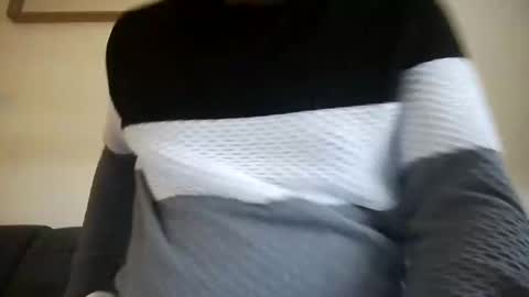 Snapshot of frenchhard0000 chatting on 02/21/25, 03:21 Horny french hard online show from 02/21/25, 03:21