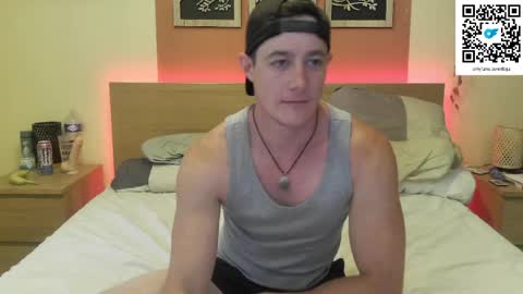 Snapshot of frenchhornybibs chatting on 05/16/26, 01:43 French Horny Bibs online show from 05/16/26, 01:43