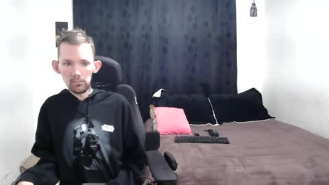 Snapshot of frenchroulette chatting on 12/20/24, 11:10 Thomas y Sophia online show from 12/20/24, 11:10