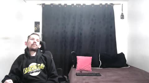 Snapshot of frenchroulette chatting on 12/28/24, 12:03 Thomas y Sophia online show from 12/28/24, 12:03