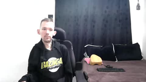 Snapshot of frenchroulette chatting on 01/05/25, 08:10 Thomas y Sophia online show from 01/05/25, 08:10